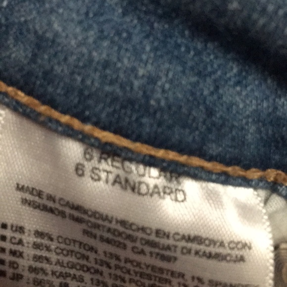 Mid-Rise Boot Cut Jeans - Picture 4 of 4